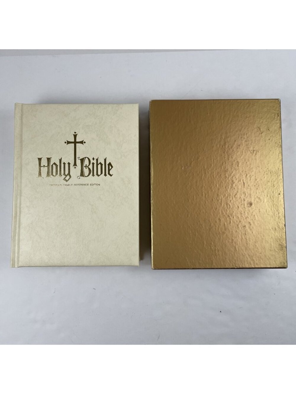 The Holy Bible "New American" 1970 Gold Edges Catholic Family Reference Edition